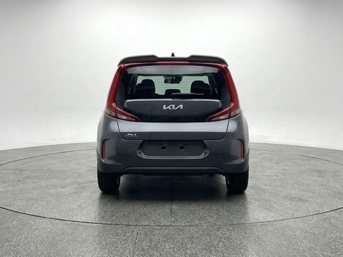 Used 2025 Kia Soul LX w/ LX Technology Package FWD image 7