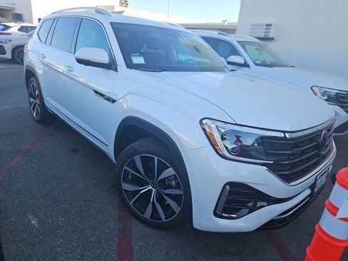 Used 2025 Volkswagen Atlas SEL Premium R-Line AWD/4WD image 6
