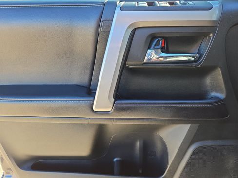 Used 2018 Toyota 4Runner SR5 image 15