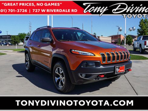 Used 2016 Jeep Cherokee Trailhawk w/ Leather Interior Group AWD/4WD image 1