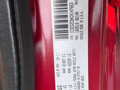 Used 2012 Dodge Avenger SXT image 10