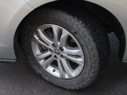 Used 2022 Toyota Sienna XSE w/ XSE Plus Package AWD/4WD image 20