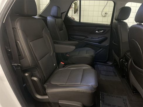 Used 2021 Chevrolet Traverse Premier image 21