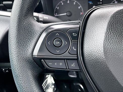 Used 2025 Toyota Corolla LE image 17