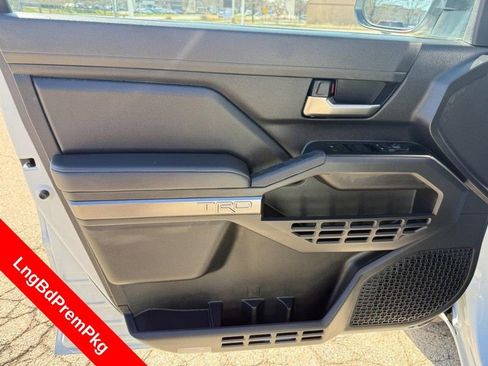 Used 2025 Toyota Tacoma TRD Sport w/ TRD Sport Premium Package AWD/4WD image 19