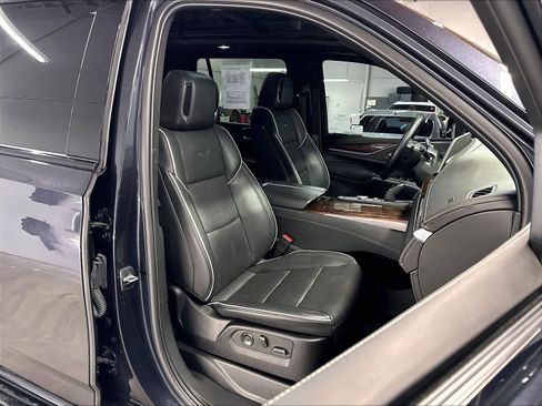 Used 2023 Cadillac Escalade Premium Luxury AWD/4WD image 10