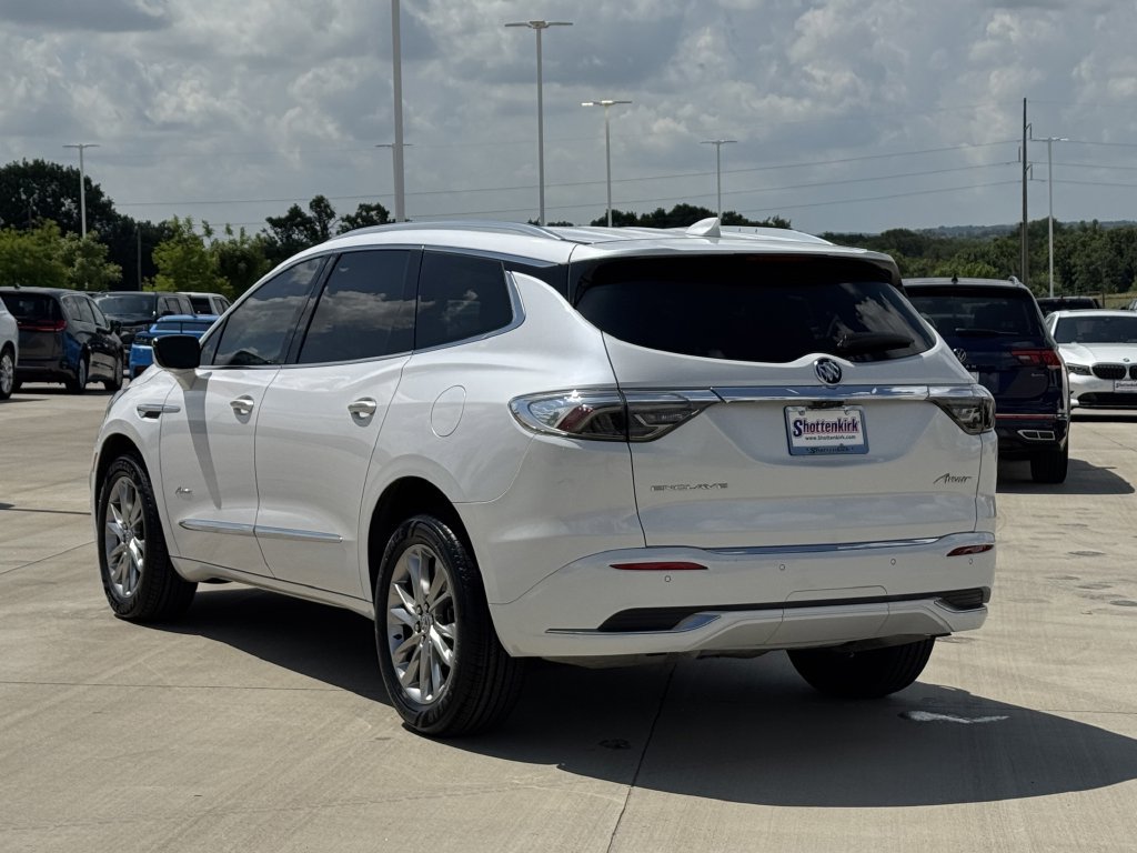 Used 2023 Buick Enclave Avenir FWD image 4