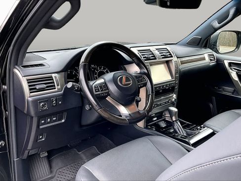 Used 2020 Lexus GX 460 Premium w/ Premium Package AWD/4WD image 18