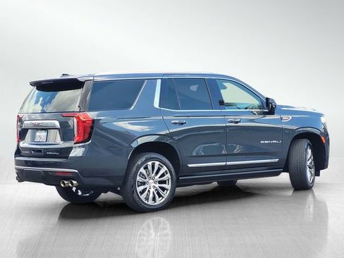 Used 2021 GMC Yukon Denali w/ Denali Premium Package AWD/4WD image 4