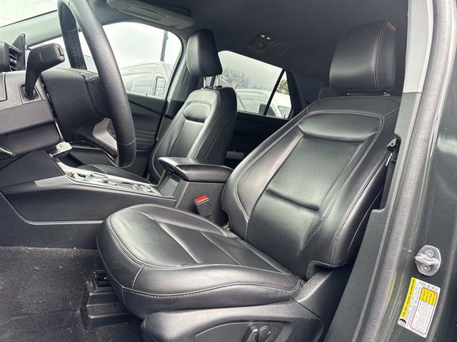 Used 2023 Ford Explorer XLT w/ Equipment Group 202A AWD/4WD image 29