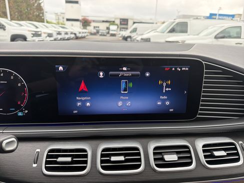 Used 2024 Mercedes-Benz GLE 350 4MATIC image 23