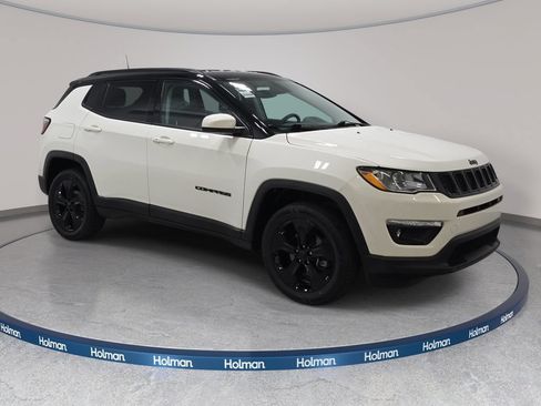 Used 2019 Jeep Compass Latitude AWD/4WD image 4