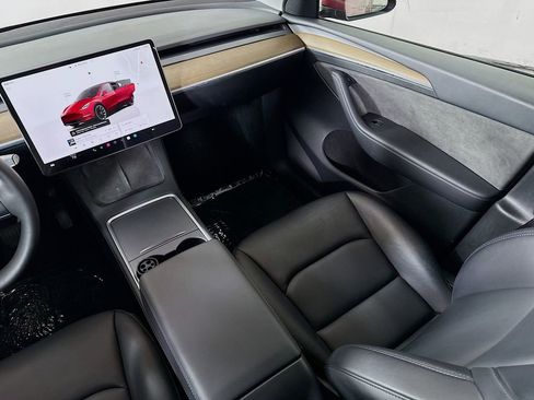 Used 2023 Tesla Model Y Long Range AWD/4WD image 25