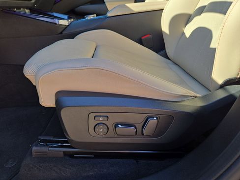 Used 2025 BMW X3 xDrive30i w/ Premium Package image 17