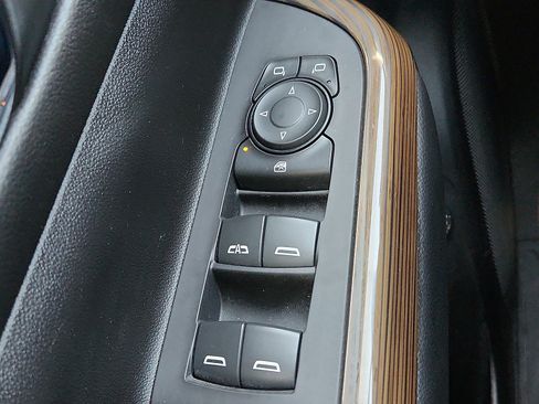 Used 2023 GMC Acadia SLE w/ Driver Convenience Package image 20