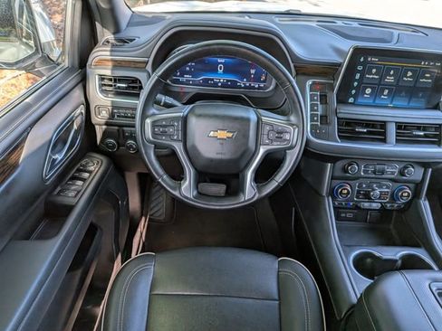Used 2023 Chevrolet Suburban Premier RWD image 19