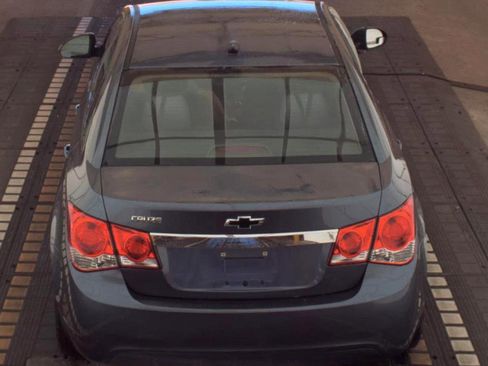 Used 2014 Chevrolet Cruze LS image 5