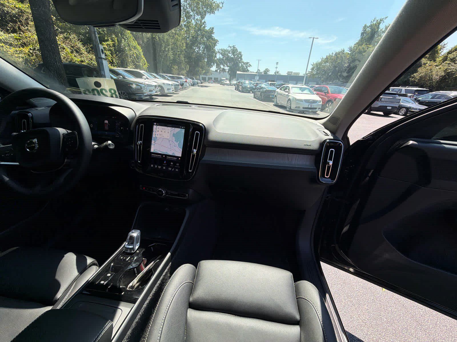 Certified 2026 Volvo XC40 B5 Plus AWD/4WD image 21