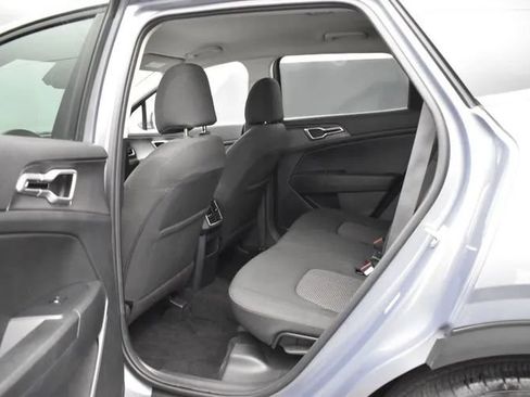Used 2025 Kia Sportage LX FWD image 15