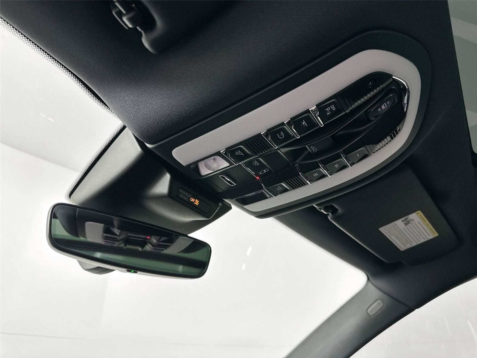 Certified 2026 Porsche Macan S AWD/4WD image 25