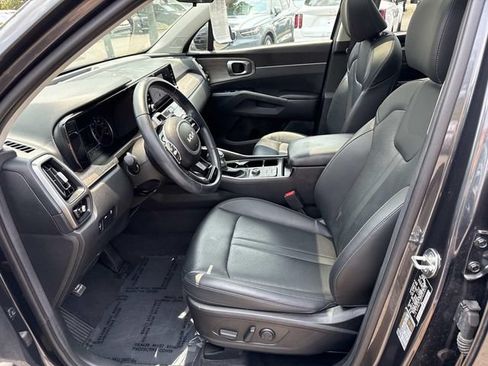 Used 2023 Kia Sorento S w/ Panoramic Sunroof Package AWD/4WD image 14