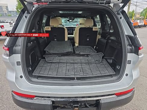 Used 2023 Jeep Grand Cherokee L Limited w/ Trailer Tow Group (B) AWD/4WD image 21