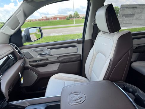 New 2026 RAM 1500 Laramie AWD/4WD image 21