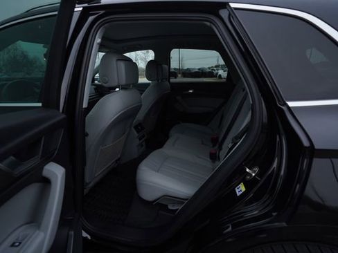 Used 2022 Audi Q5 2.0T Premium w/ Convenience Package image 15