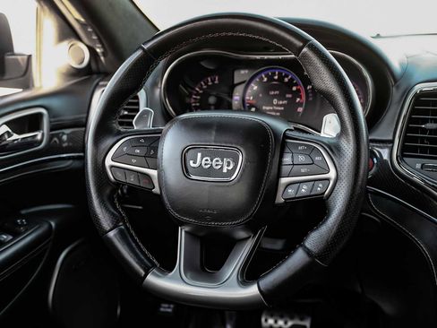 Used 2017 Jeep Grand Cherokee SRT image 18