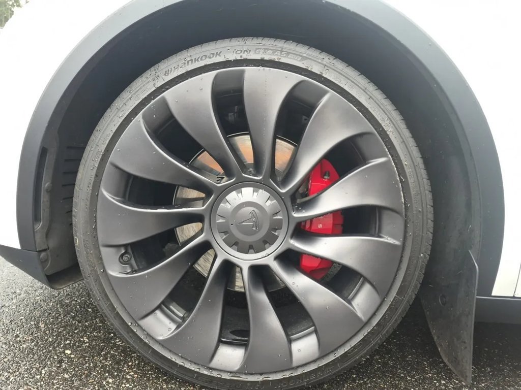 Used 2025 Tesla Model Y Performance AWD/4WD image 5