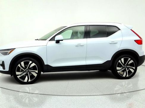 Used 2024 Volvo XC40 B5 Plus w/ Protection Package Premier AWD/4WD image 8