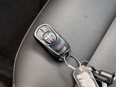 Used 2025 Buick Envista Sport Touring FWD image 21