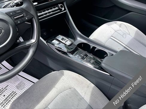 Used 2021 Hyundai Sonata SE w/ Winter Weather Package FWD image 11