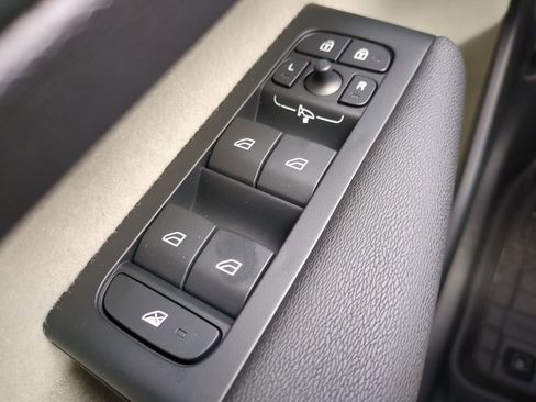 New 2026 Volvo XC40 B5 Plus w/ Protection Package Premier image 22