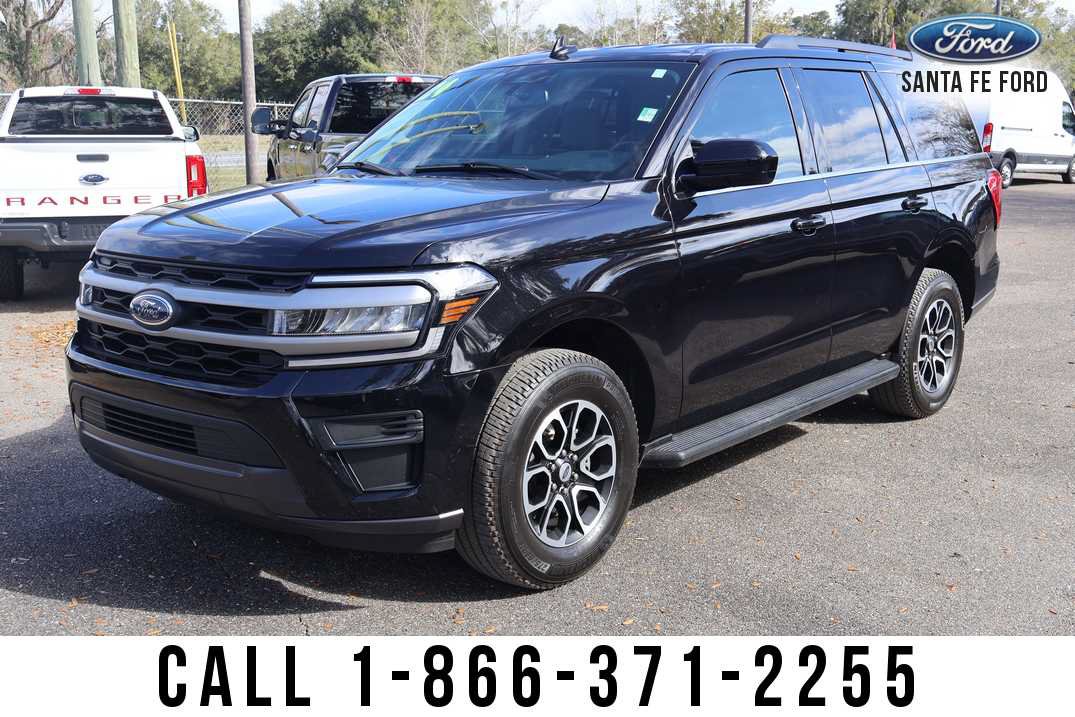 Used 2024 Ford Expedition XLT RWD image 2