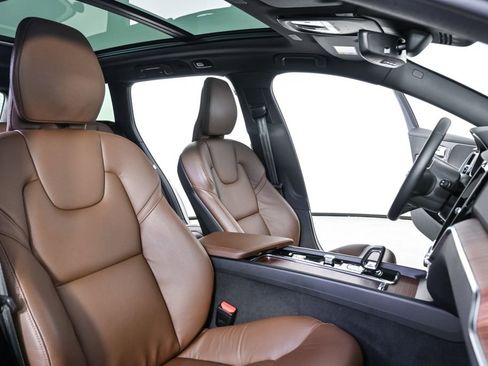 Certified 2025 Volvo V60 B5 Cross Country Plus image 24