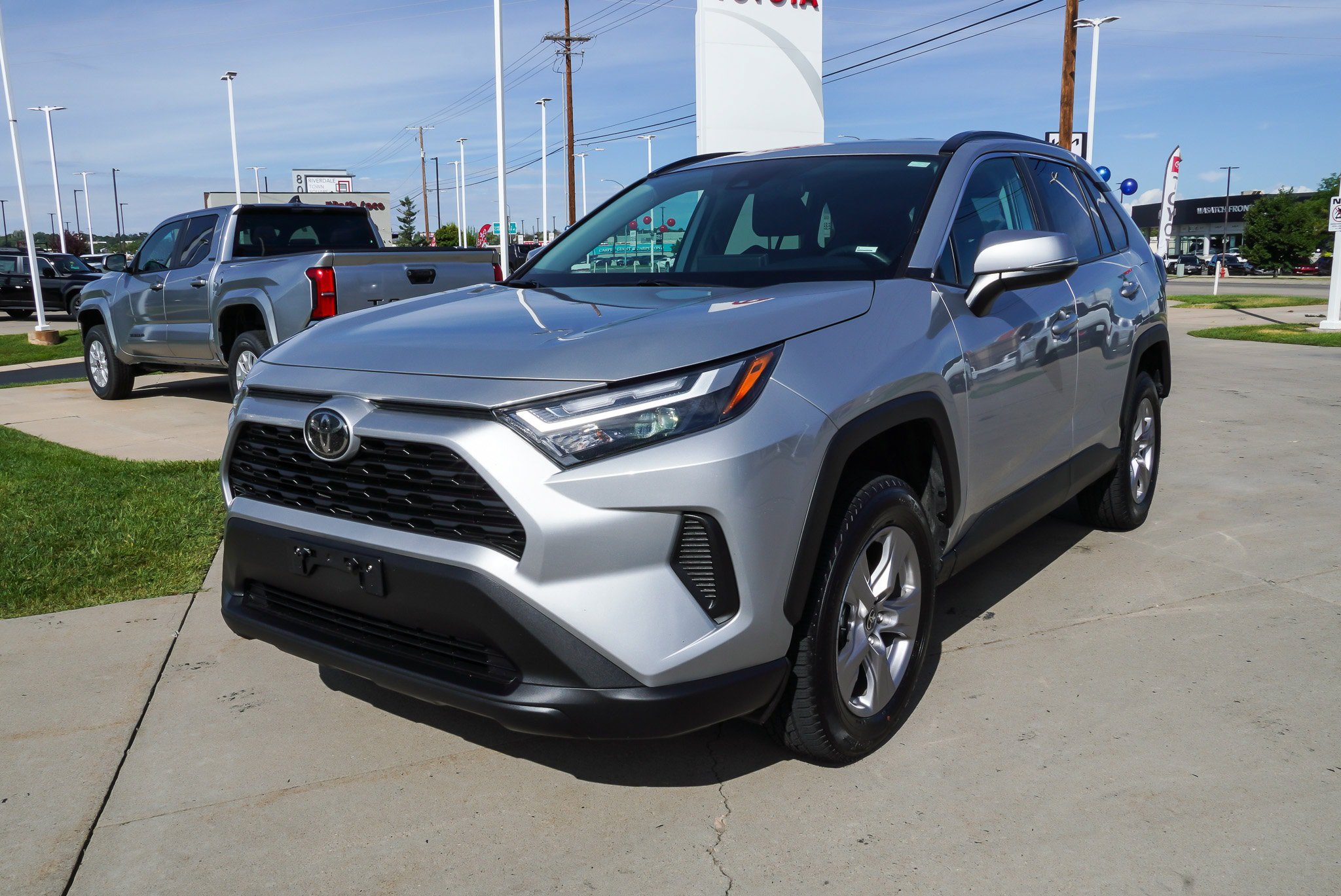 Certified 2025 Toyota RAV4 XLE AWD/4WD image 4