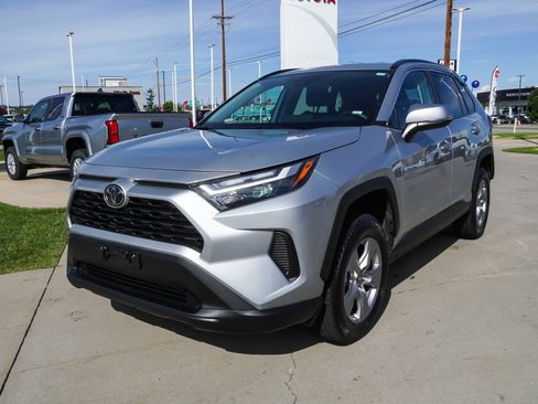 Certified 2025 Toyota RAV4 XLE AWD/4WD image 4