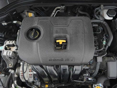 Used 2020 Hyundai Elantra SEL w/ Convenience Package (C2) image 9