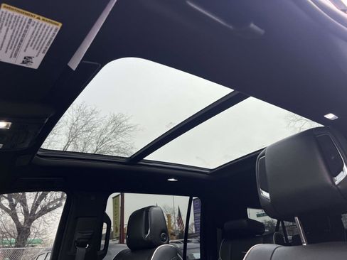 Used 2022 Cadillac Escalade ESV Sport image 21