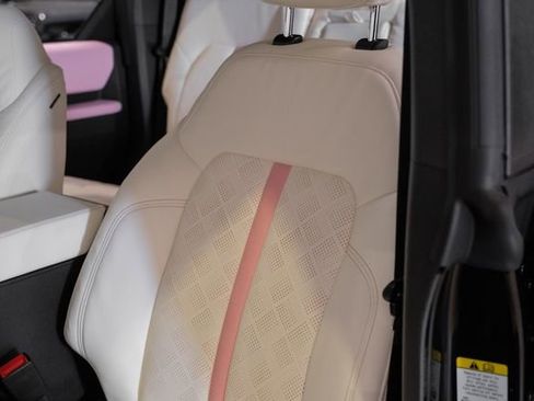 Used 2025 Ford Bronco Heritage Edition image 14