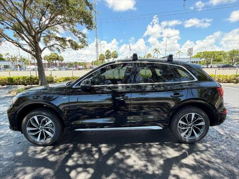 Used 2023 Audi Q5 2.0T Premium w/ Convenience Package AWD/4WD image 3