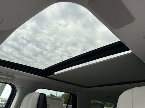 New 2026 Lincoln Navigator L Reserve AWD/4WD image 23