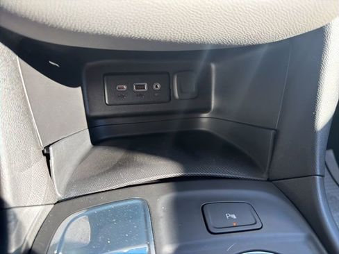 Used 2023 Chevrolet Equinox LT w/ Driver Convenience Package image 29