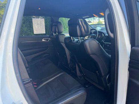Used 2021 Jeep Grand Cherokee Laredo X AWD/4WD image 14