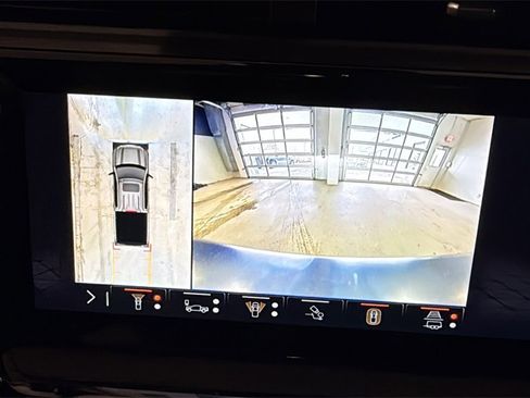 Used 2025 GMC Sierra 1500 AT4 w/ AT4 Premium Package image 40