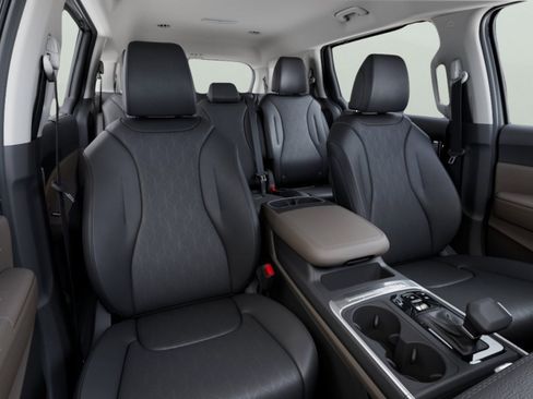 New 2026 Kia Carnival EX FWD image 11