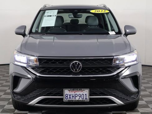 Used 2022 Volkswagen Taos SE image 2