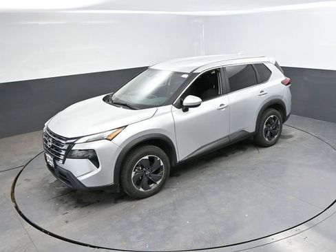Used 2025 Nissan Rogue SV AWD/4WD image 37