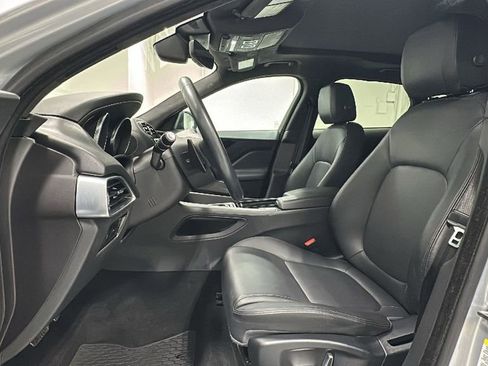 Used 2019 Jaguar F-PACE Premium image 10